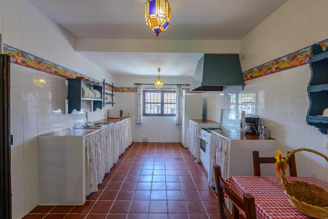 Holiday Home El Pilarillo Piscina Compartida Alcaucin Ngoại thất bức ảnh