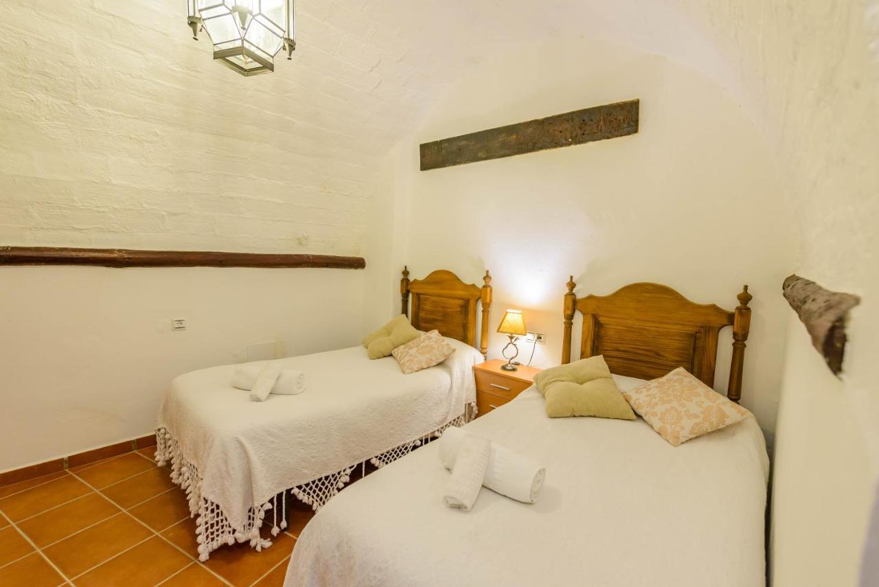 Holiday Home El Pilarillo Piscina Compartida Alcaucin Ngoại thất bức ảnh