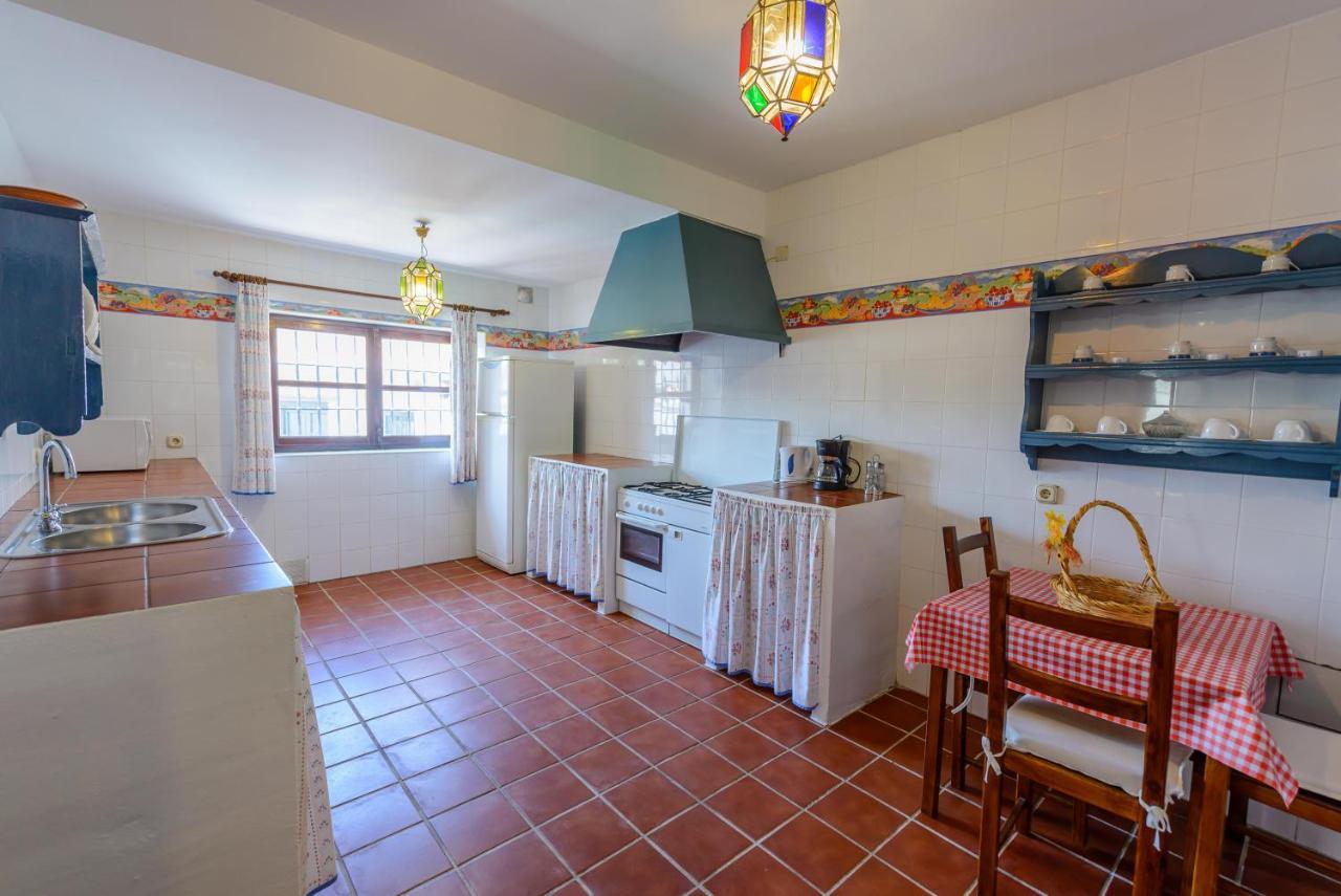 Holiday Home El Pilarillo Piscina Compartida Alcaucin Ngoại thất bức ảnh